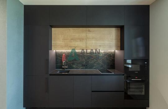 Кухня прямая под потолок 