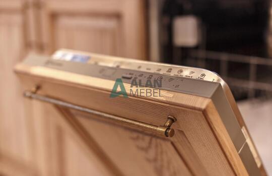 купить угловую кухню с фасадами из массива ясеня бежевого цвета в Минске 