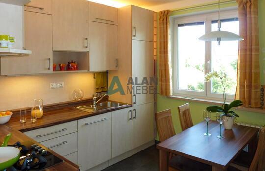 Кухня бежевая 