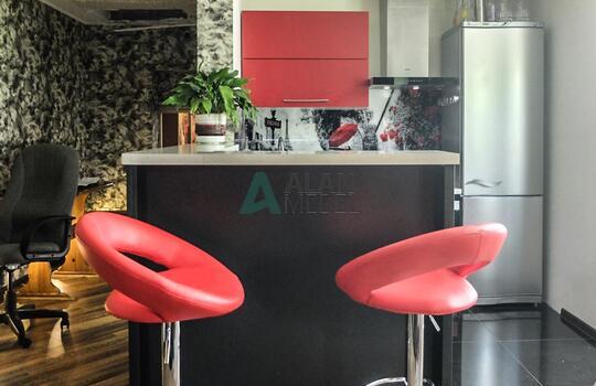 Кухня с барной стойкой 