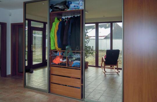 Шкаф-купе в прихожую