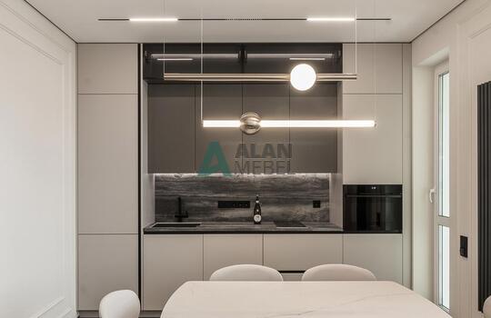 Кухня прямая под потолок 