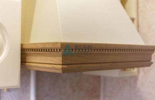 маленькая угловая кухня в классическом стиле в светлых оттенках по индивидуальному размеру 