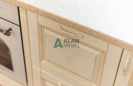 прямая кухня из пленочного МДФ бежевого цвета с рамозными фасадами на заказ в Минске 