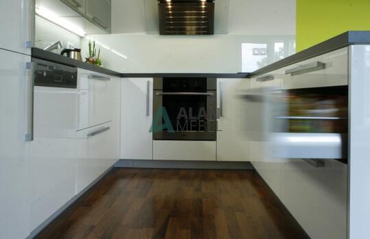 Кухня П-образная 