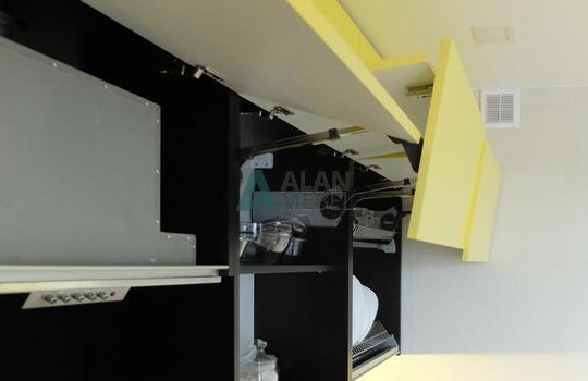 современная пластиковая кухня с яркими желтыми фасадами на заказ 