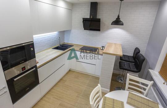 стильная прямая акриловая кухня белого цвета без ручек на заказ в минске 