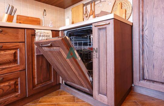 качественная угловая кухня с фасадами из массива ясеня на заказ 