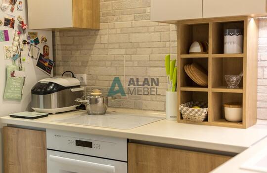 угловая акриловая кухня и ДСП под дерево в светлых отттенках и современном стиле на заказ 