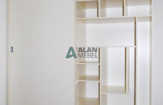 Корпусный шкаф-купе в спальню