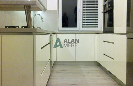 Кухня маленькая 