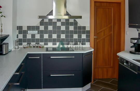 Кухня темного цвета 3 