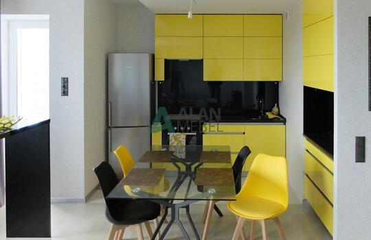 современная пластиковая кухня с яркими желтыми фасадами на заказ 