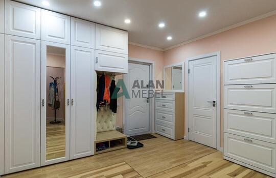 Шкаф в прихожую