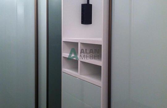 Угловой шкаф-купе для прихожей