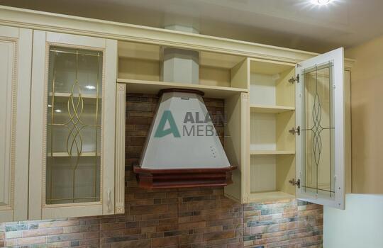 прямая кухня из пленочного МДФ бежевого цвета с рамозными фасадами на заказ в Минске 