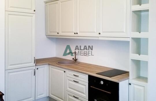 белая маленькая кухня из натурального дерева по индивидуальному размеру 