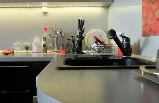 черная кухня из пластика в маленькую кухню на заказ по размерам 