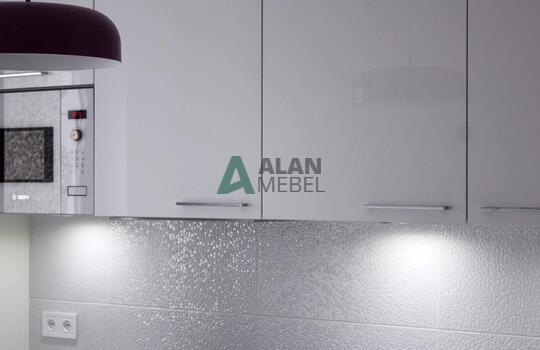 Кухня бордовая 