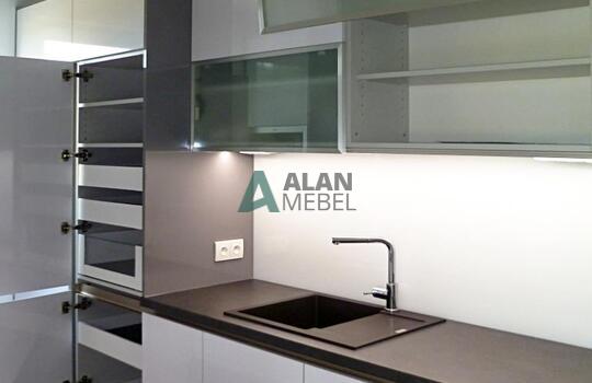 Прямая кухня 4 метра 2 