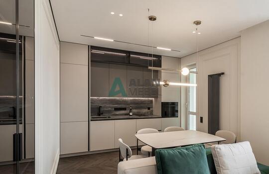 Кухня прямая под потолок 