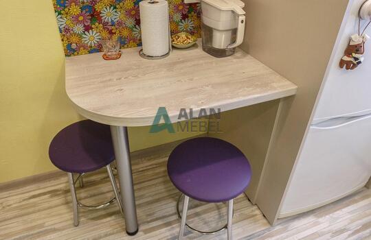 Г-образная кухня желтого цвета со столешницей под светлое дерево по индивидуальному размеру 