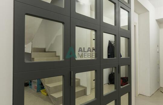 Шкаф в прихожую
