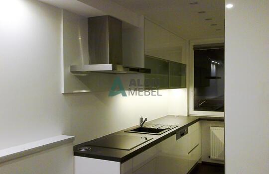 Кухня маленькая 