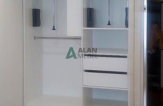 Корпусный шкаф-купе в спальню