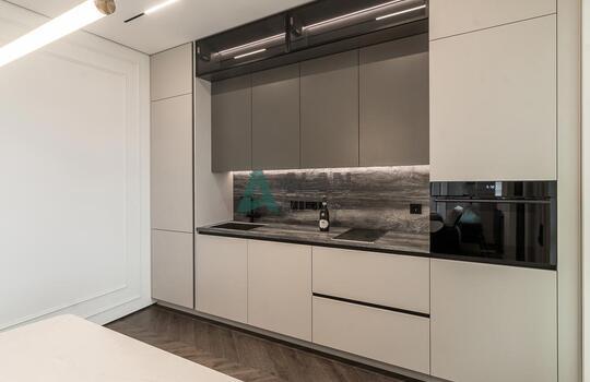 Кухня прямая под потолок 