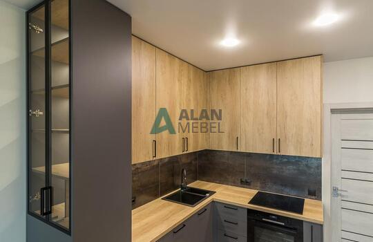 Современная угловая кухня с барной стойкой 