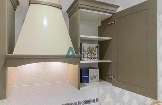 Угловая кухня из массива 10 