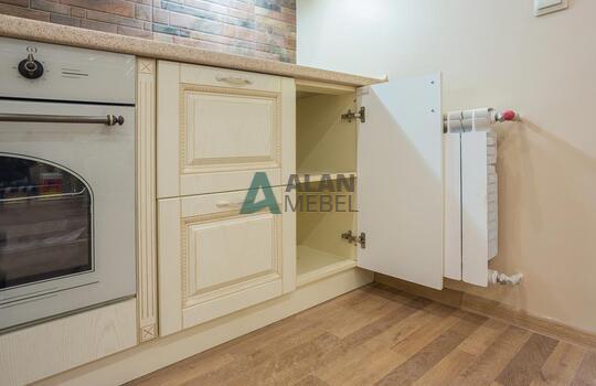 прямая кухня из пленочного МДФ бежевого цвета с рамозными фасадами на заказ в Минске 