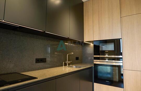 Современная кухня из шпона дуба, фасады шпон дуба и МДФ крашенный  