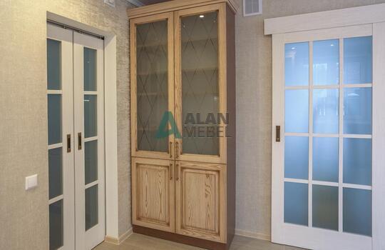 Шкаф для гостиной или большой кухни