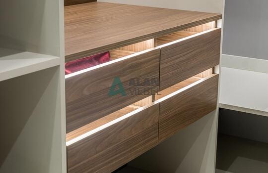 Гардеробная 16