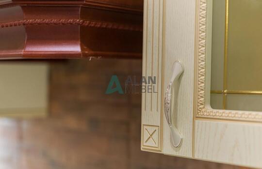 прямая кухня из пленочного МДФ бежевого цвета с рамозными фасадами на заказ в Минске 