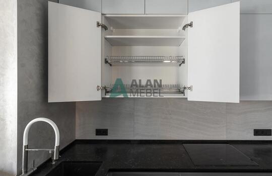 Угловая кухня под дерево с подсветкой и барной стойкой 