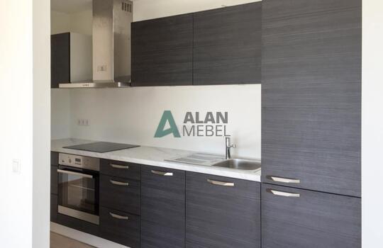 прямая кухня под дерево серого цвета и белой столешницей под камень на заказ 