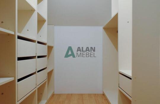 Гардеробная 10