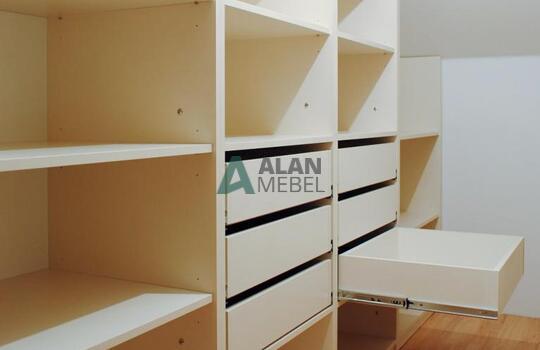 Гардеробная 10