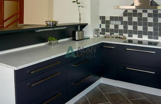 Кухня темного цвета 3 