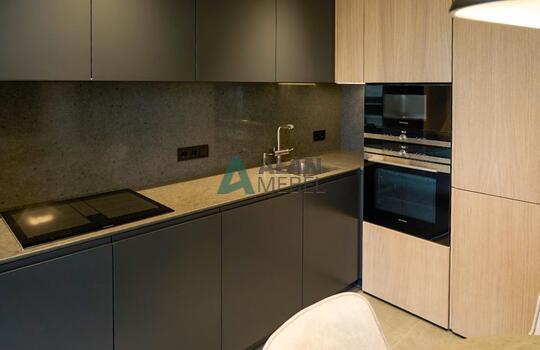 Современная кухня из шпона дуба, фасады шпон дуба и МДФ крашенный  