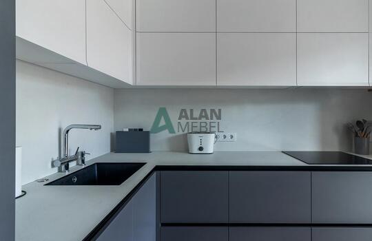 Современная угловая кухня с барной стойкой 