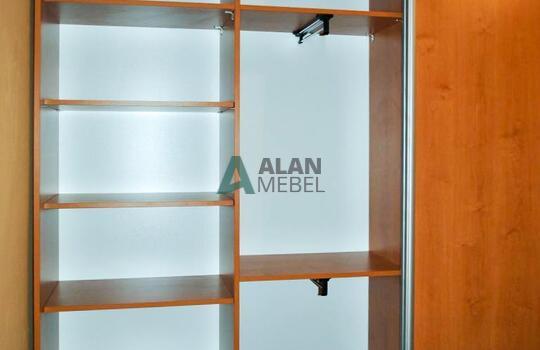 Корпусный шкаф-купе в спальню