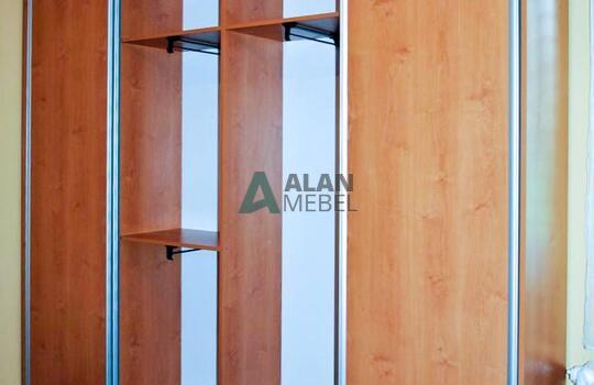 Корпусный шкаф-купе в спальню