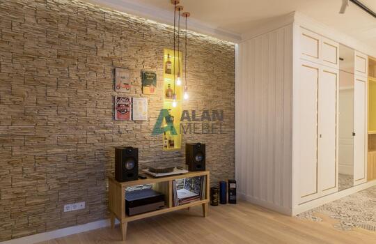 Тумба под аппаратуру из массива