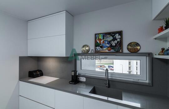 Угловая матовая кухни с акриловыми фасадами Rehau 