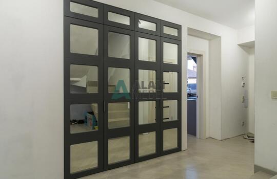 Шкаф в прихожую