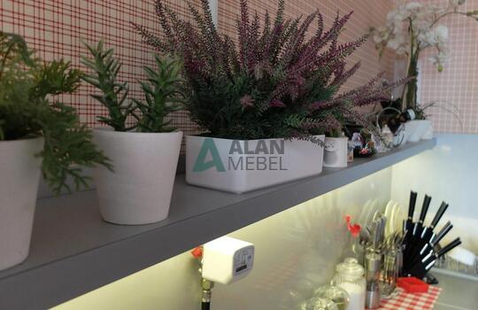 черная кухня из пластика в маленькую кухню на заказ по размерам 